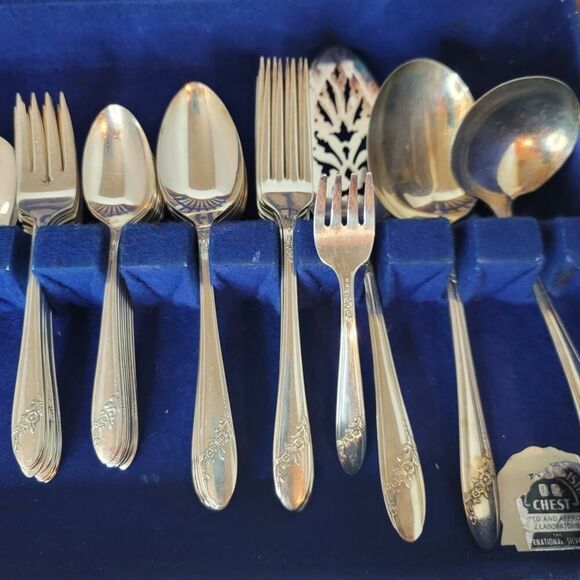 Vtg 1940s Silverware Set QUEEN BESS Tudor Plate ONEIDA Flatware 51 Pieces AS IS - Picture 6 of 15